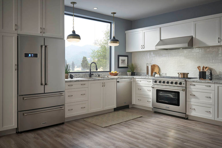 Thor Kitchen 36 in. Freestanding Professional Gas Range (LP Gas Version) - Stainless Steel, LRG3601ULP