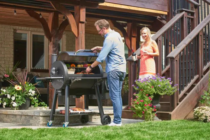 Broil King Regal Pellet 500 Pro Wi-Fi & Bluetooth Controlled 32-Inch Pellet Grill - 496911